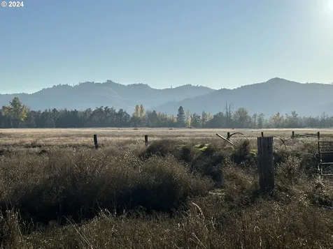 304 Dairy Loop Road Roseburg OR 97471