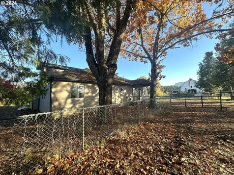 304 Dairy Loop Road Roseburg OR 97471