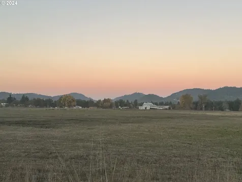 304 Dairy Loop Road Roseburg OR 97471