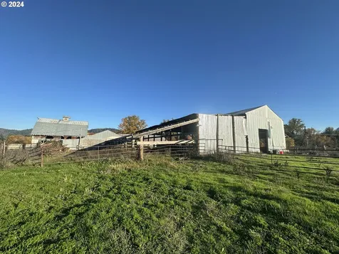 304 Dairy Loop Road Roseburg OR 97471
