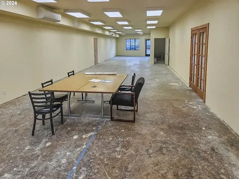 1 NE Main Street Winston OR 97496