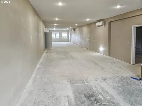 1 NE Main Street Winston OR 97496