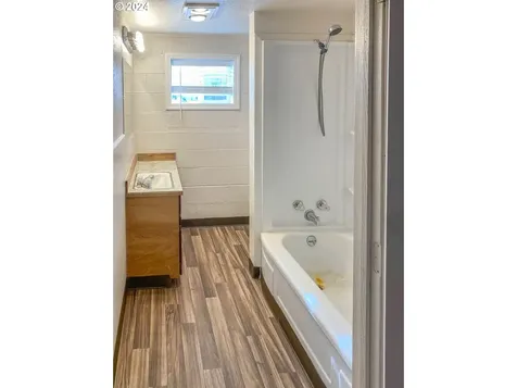 1 NE Main Street Winston OR 97496