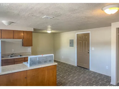 1 NE Main Street Winston OR 97496