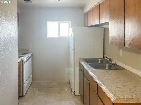 1 NE Main Street Winston OR 97496