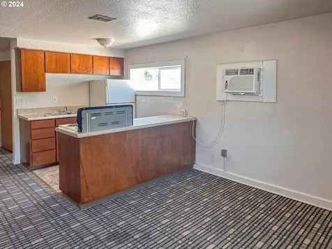 1 NE Main Street Winston OR 97496