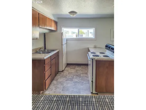 1 NE Main Street Winston OR 97496