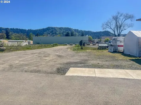 1 NE Main Street Winston OR 97496