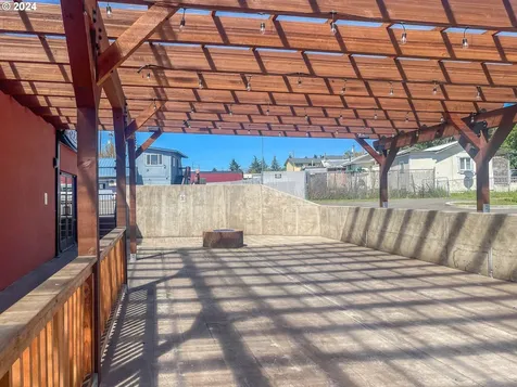 1 NE Main Street Winston OR 97496