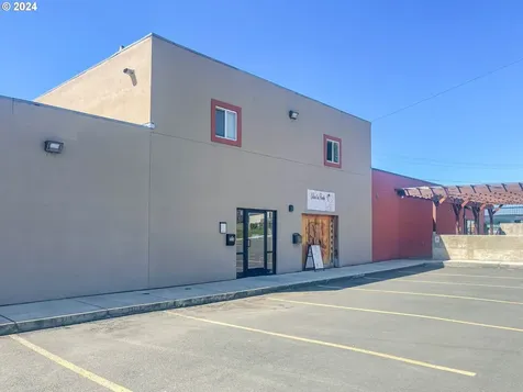 1 NE Main Street Winston OR 97496