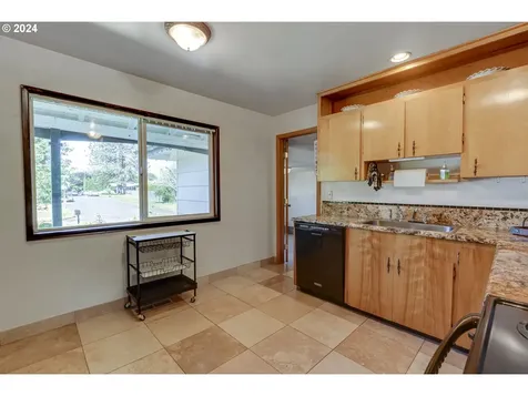1844 Se 181st Avenue Portland OR 97233