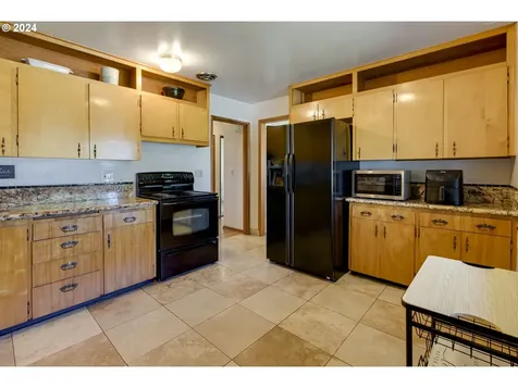 1844 Se 181st Avenue Portland OR 97233