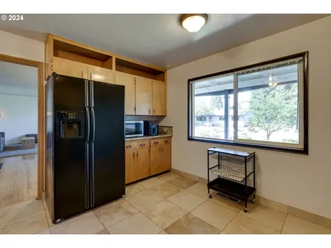 1844 Se 181st Avenue Portland OR 97233