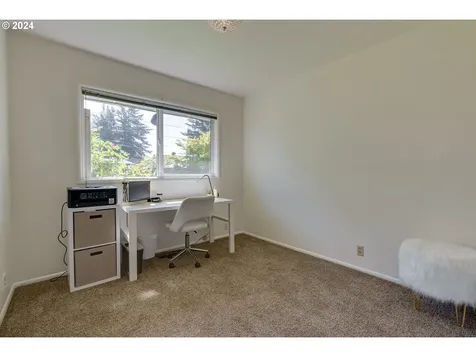 1844 Se 181st Avenue Portland OR 97233