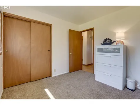 1844 Se 181st Avenue Portland OR 97233