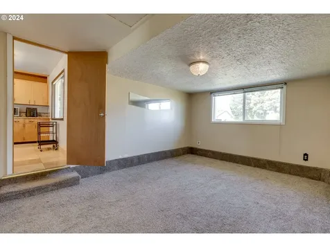 1844 Se 181st Avenue Portland OR 97233