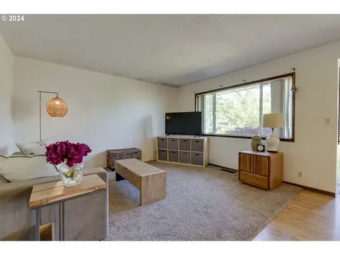 1844 Se 181st Avenue Portland OR 97233