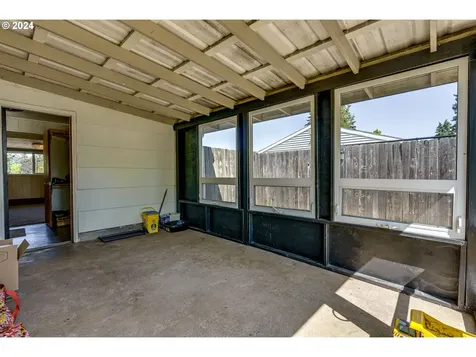 1844 Se 181st Avenue Portland OR 97233