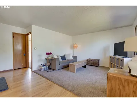 1844 Se 181st Avenue Portland OR 97233