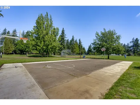 1844 Se 181st Avenue Portland OR 97233