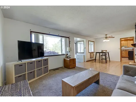 1844 Se 181st Avenue Portland OR 97233