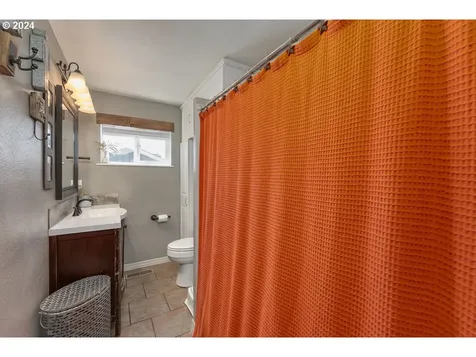 1063 Ne Knoll Avenue Roseburg OR 97470