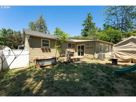 1063 Ne Knoll Avenue Roseburg OR 97470
