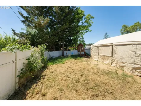 1063 Ne Knoll Avenue Roseburg OR 97470