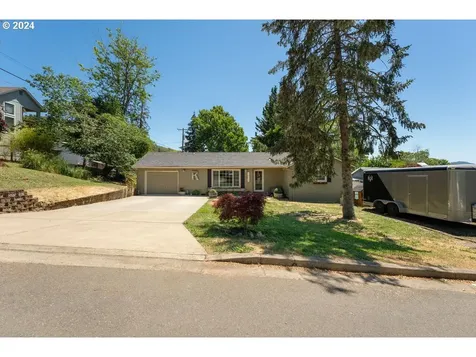 1063 Ne Knoll Avenue Roseburg OR 97470