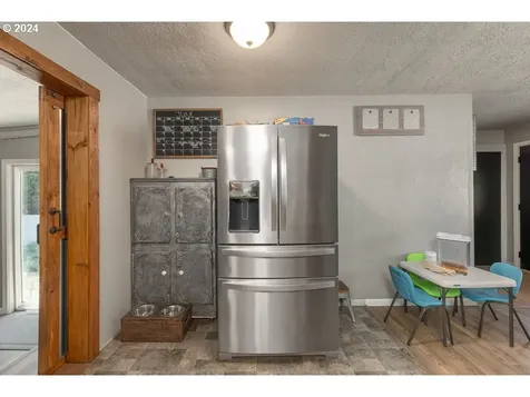 1063 Ne Knoll Avenue Roseburg OR 97470