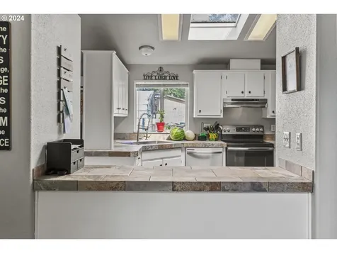 916 H Street Vader WA 98593