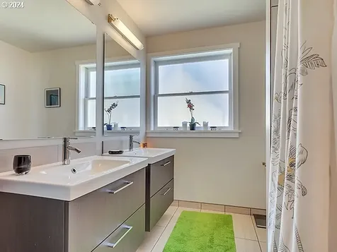 2526 NE 27th Avenue Portland OR 97212