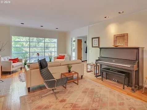 2526 NE 27th Avenue Portland OR 97212