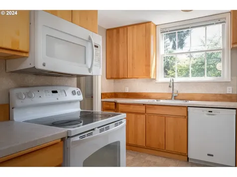 6146 N Michigan Avenue Portland OR 97217