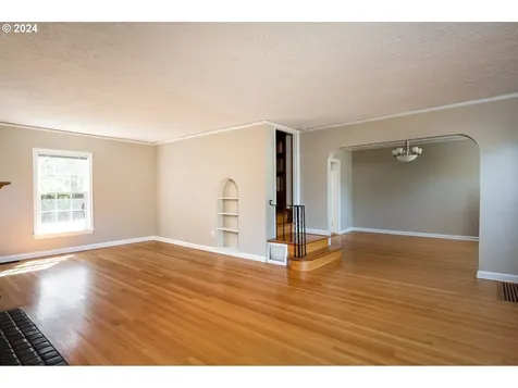 6146 N Michigan Avenue Portland OR 97217