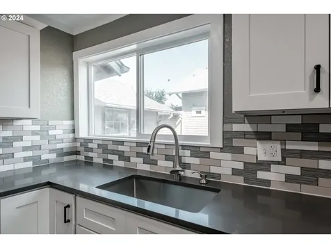 1543 Salem Avenue SE Albany OR 97321