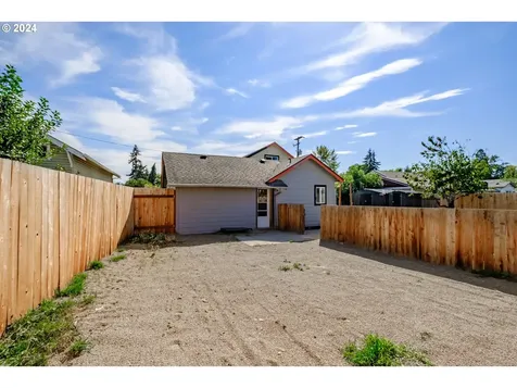 1543 Salem Avenue SE Albany OR 97321