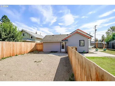 1543 Salem Avenue SE Albany OR 97321