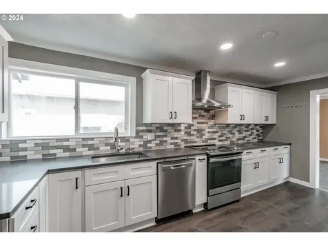 1543 Salem Avenue SE Albany OR 97321