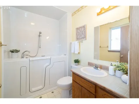 10414 NE 66th Street Vancouver WA 98662
