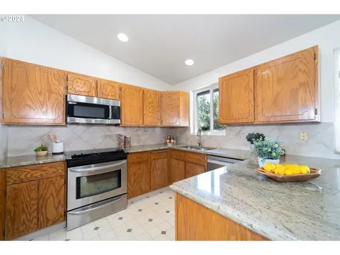 10414 NE 66th Street Vancouver WA 98662