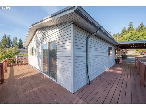 1265 N Henry Street Coquille OR 97423