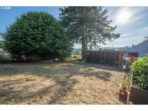 1265 N Henry Street Coquille OR 97423