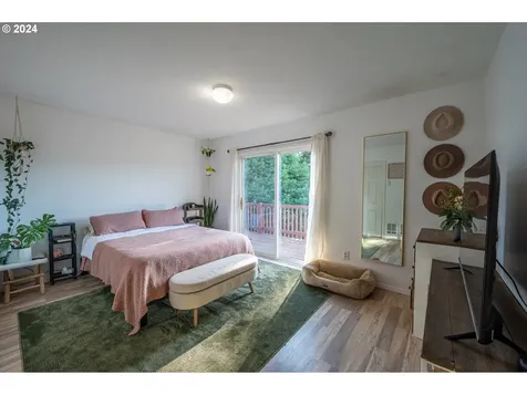 1265 N Henry Street Coquille OR 97423