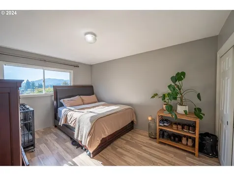 1265 N Henry Street Coquille OR 97423