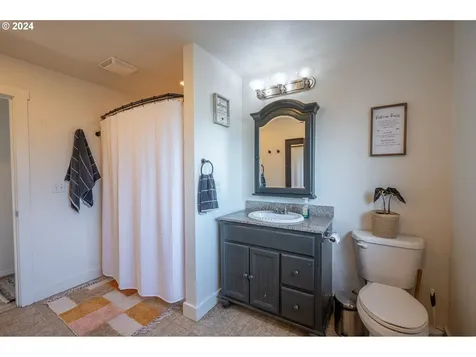 1265 N Henry Street Coquille OR 97423