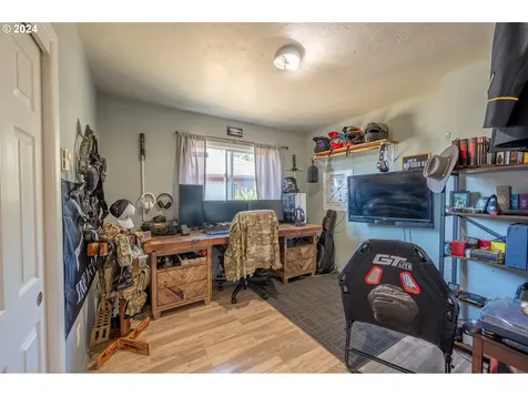 1265 N Henry Street Coquille OR 97423