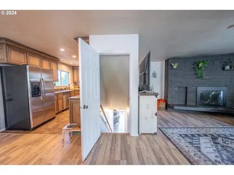 1265 N Henry Street Coquille OR 97423