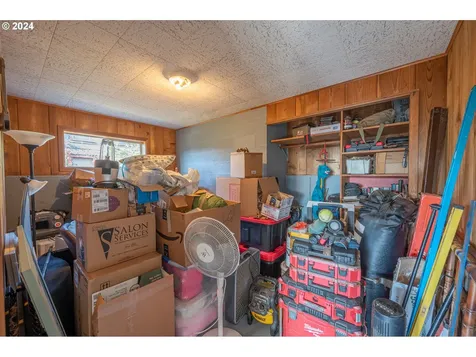 1265 N Henry Street Coquille OR 97423