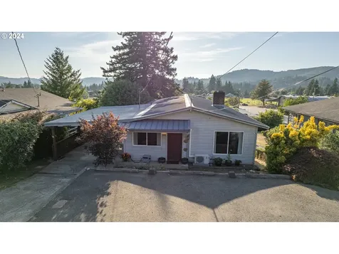 1265 N Henry Street Coquille OR 97423